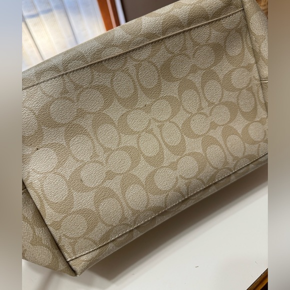 Coach purse - Picture 7 of 7